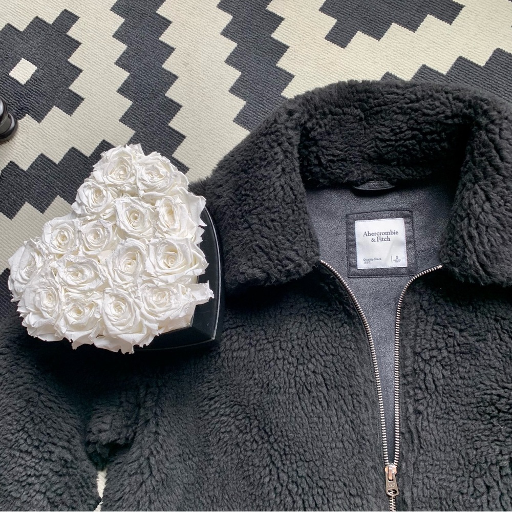 Abercrombie Cropped Sherpa Jacket